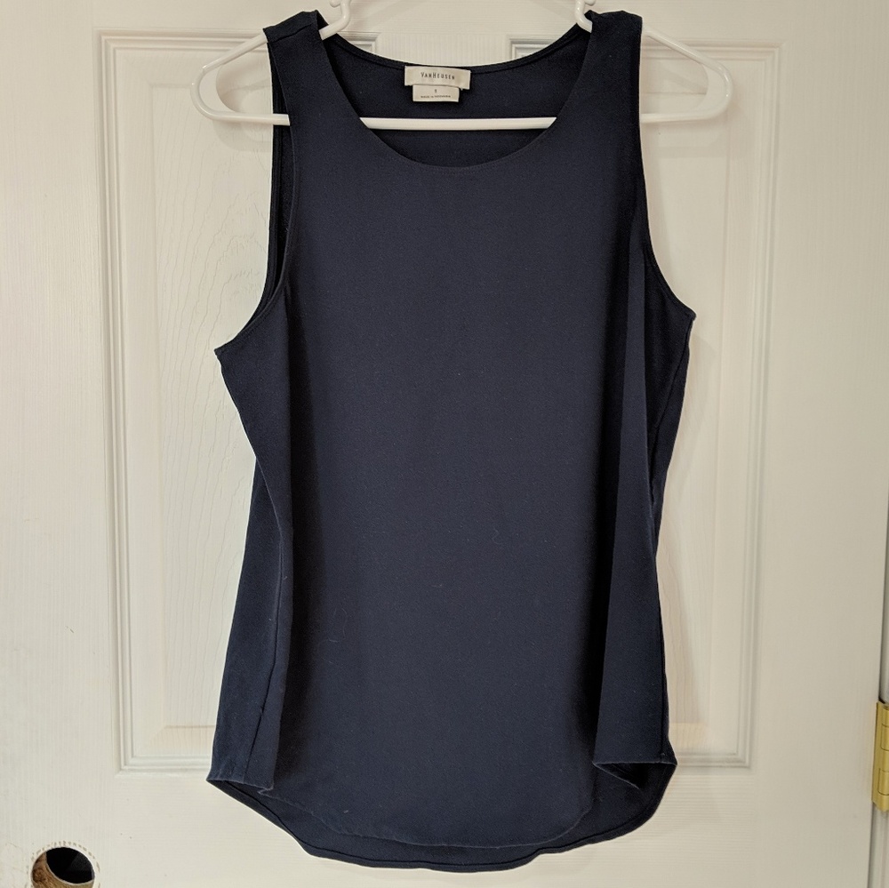 Basic sleeveless blouse